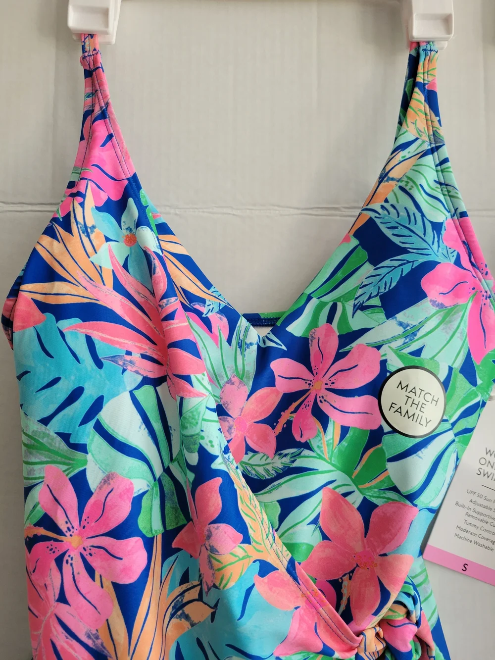 wonders mark vibrant tropical